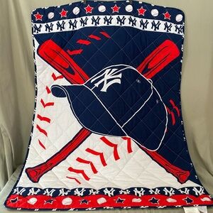 MLB NEW YORK YANKEES Reversible Quilted‎ Crib Baby Blanket 56" x 44"